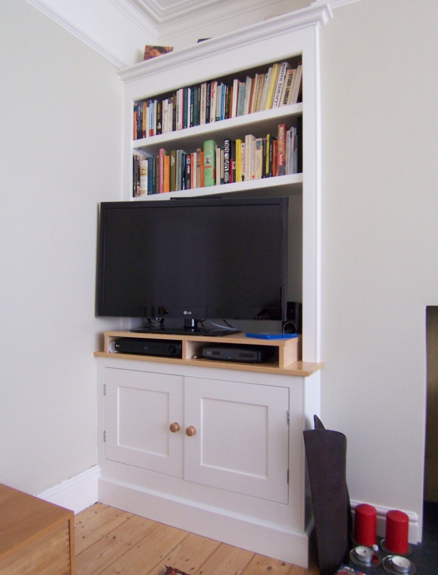 In-frame bookcase and cupboard